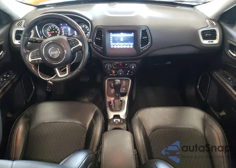 2018 Jeep Compass Latitude z USA, uszkodzony, nr VIN 3C4NJDBB0JT180531